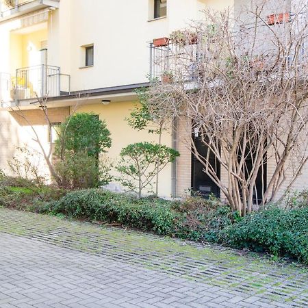 Parma Fiere Studio Con Parcheggio E Balcone Apartamento Exterior foto