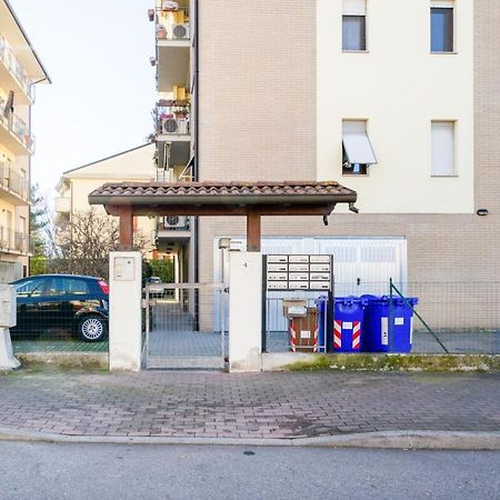 Parma Fiere Studio Con Parcheggio E Balcone Apartamento Exterior foto