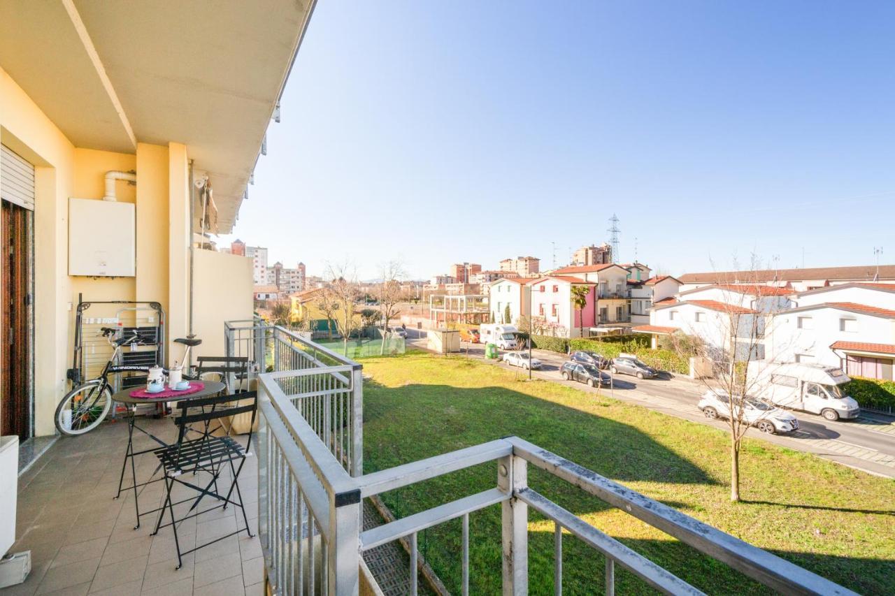 Parma Fiere Studio Con Parcheggio E Balcone Apartamento Exterior foto